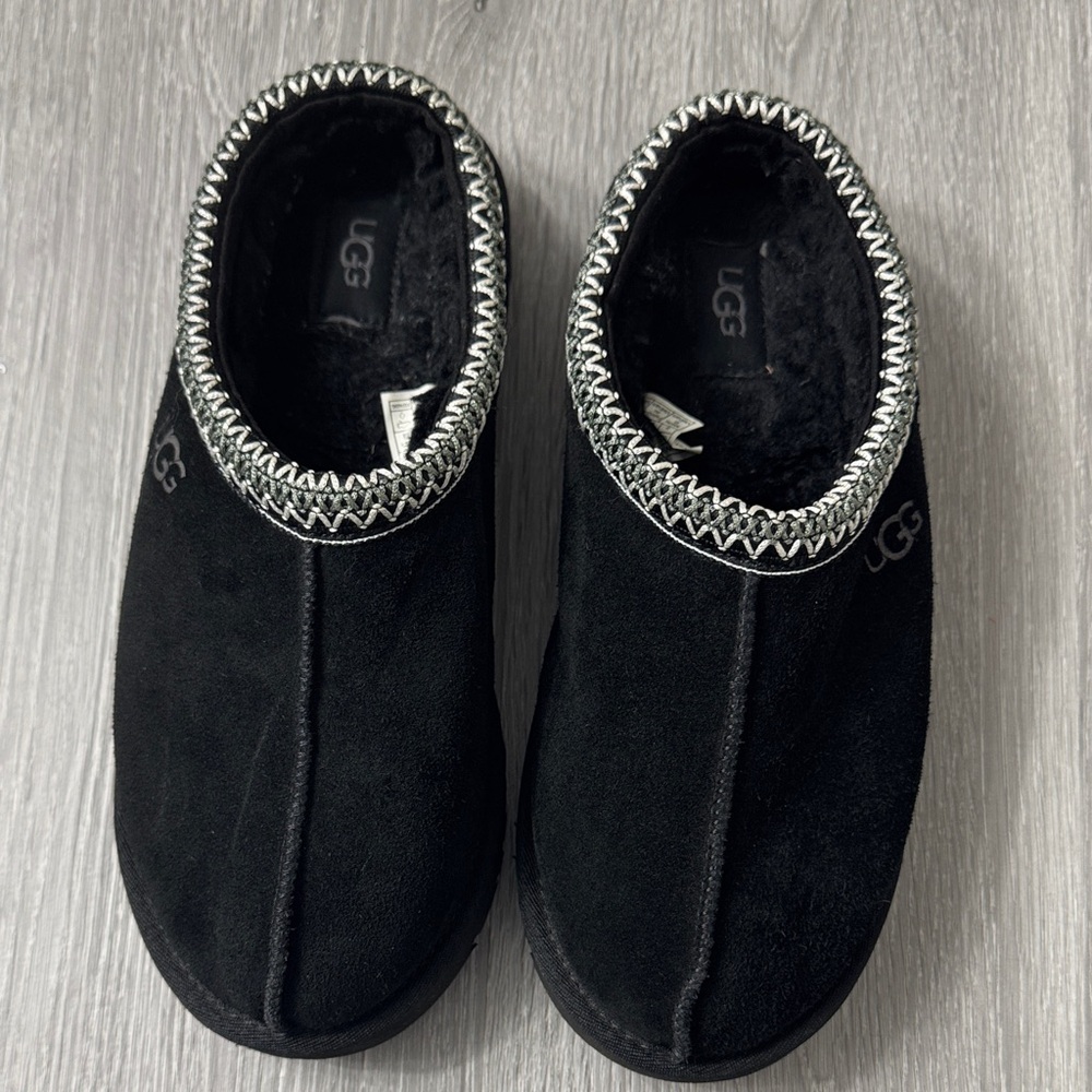 UGG Mens Black Cozy Slippers
